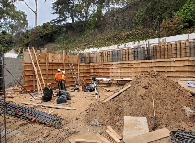 retaining wall forming